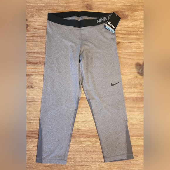 WOMENS NIKE CAPRI TIGHTS - Picture 1 of 1